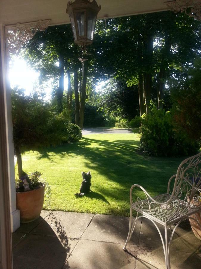 Folly Studio Bed And Breakfast Bungay Exterior photo